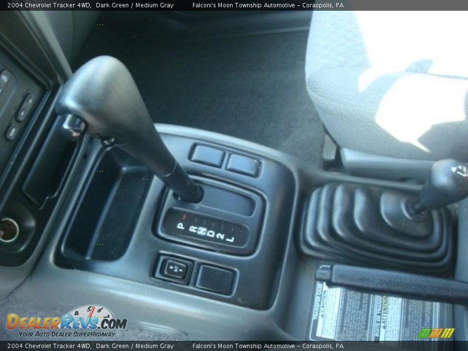 2004 Chevrolet Tracker 4WD Dark Green / Medium Gray Photo #12