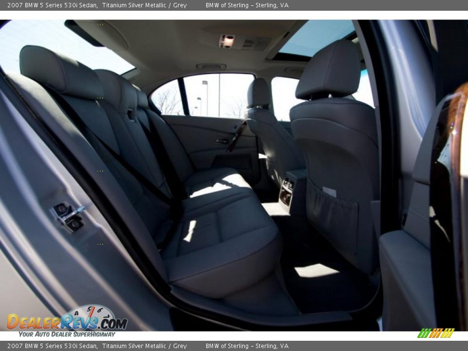 2007 BMW 5 Series 530i Sedan Titanium Silver Metallic / Grey Photo #10