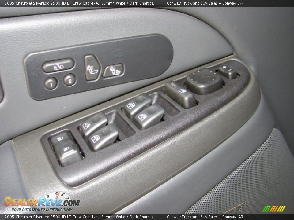 2005 Chevrolet Silverado 2500HD LT Crew Cab 4x4 Summit White / Dark Charcoal Photo #15