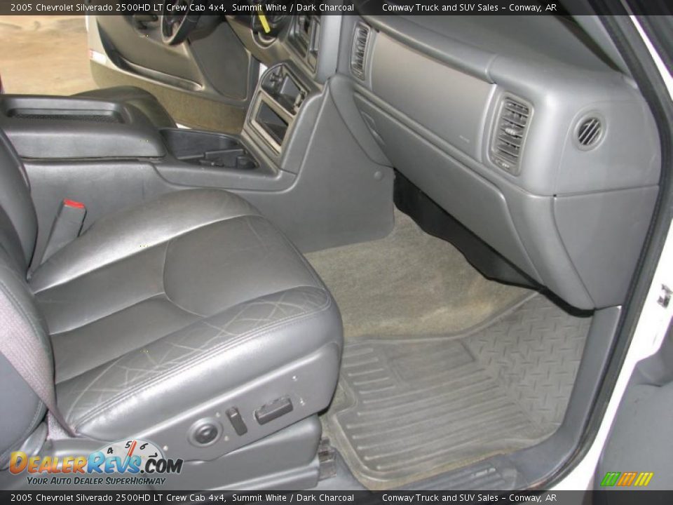 2005 Chevrolet Silverado 2500HD LT Crew Cab 4x4 Summit White / Dark Charcoal Photo #21