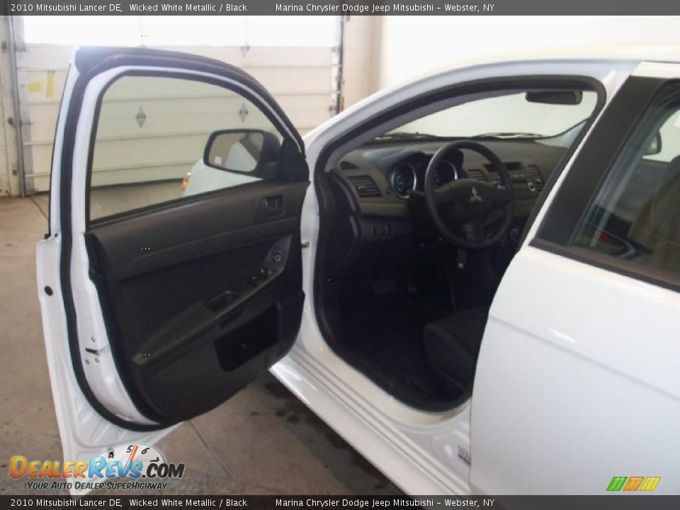 2010 Mitsubishi Lancer DE Wicked White Metallic / Black Photo #12