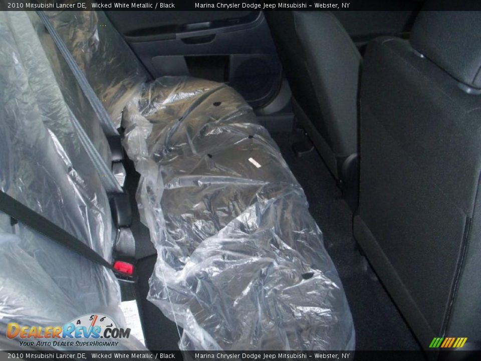 2010 Mitsubishi Lancer DE Wicked White Metallic / Black Photo #18