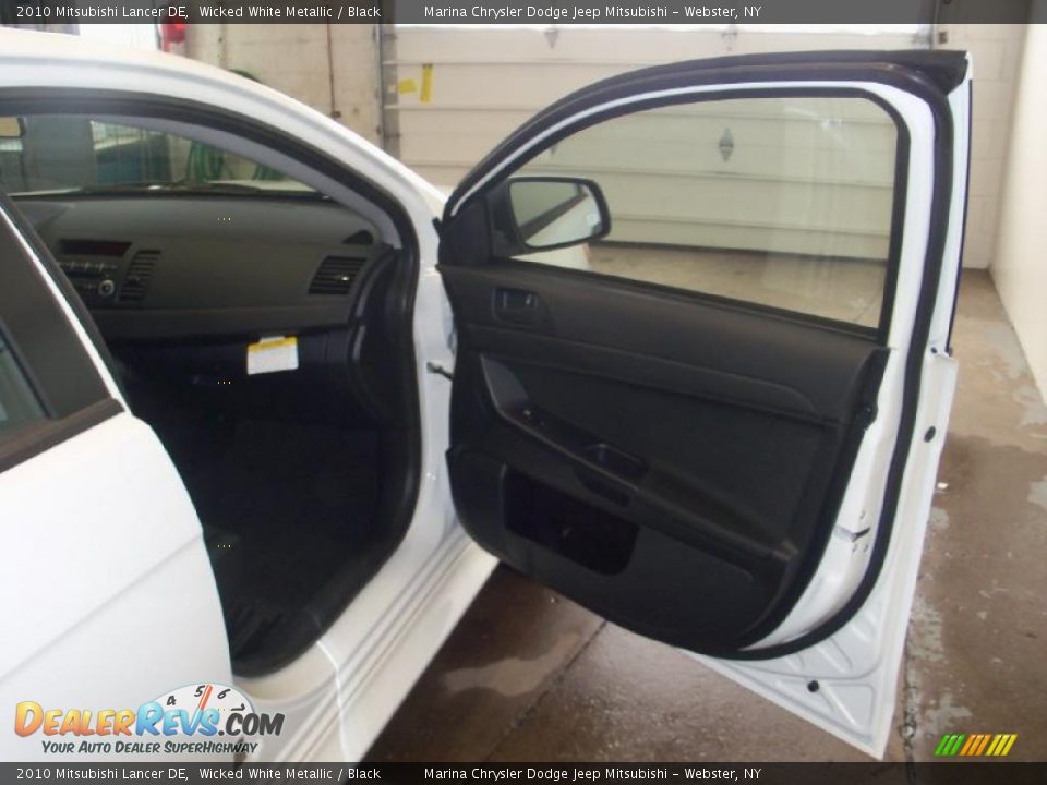 2010 Mitsubishi Lancer DE Wicked White Metallic / Black Photo #19