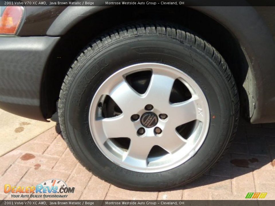 2001 Volvo V70 XC AWD Java Brown Metallic / Beige Photo #19
