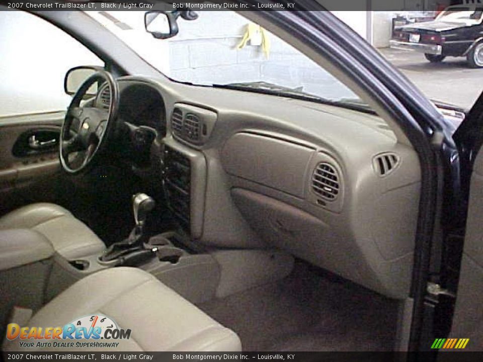 2007 Chevrolet TrailBlazer LT Black / Light Gray Photo #8