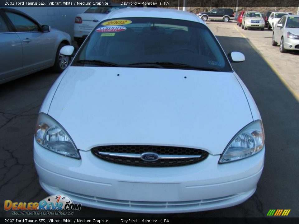 2002 Ford Taurus SES Vibrant White / Medium Graphite Photo #4