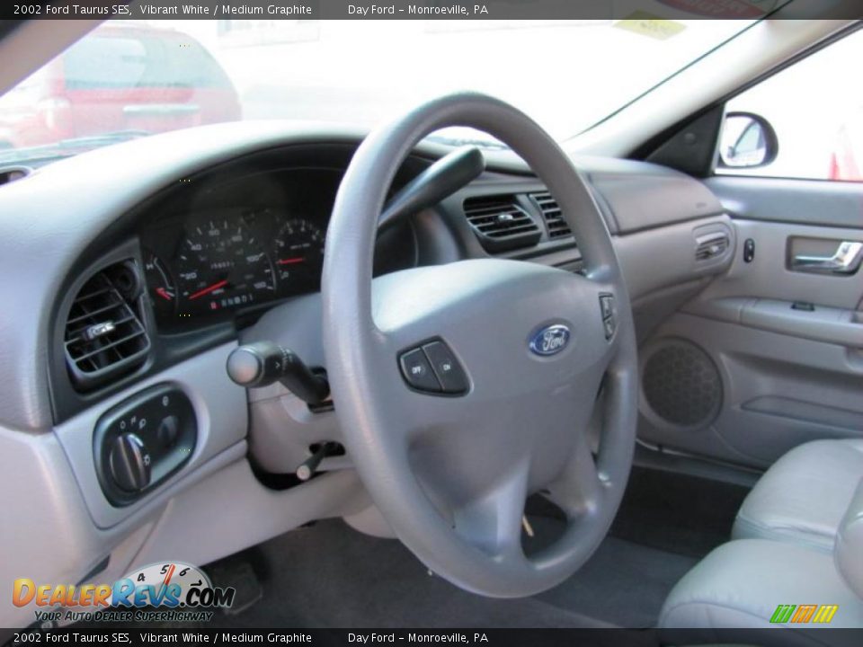 2002 Ford Taurus SES Vibrant White / Medium Graphite Photo #7