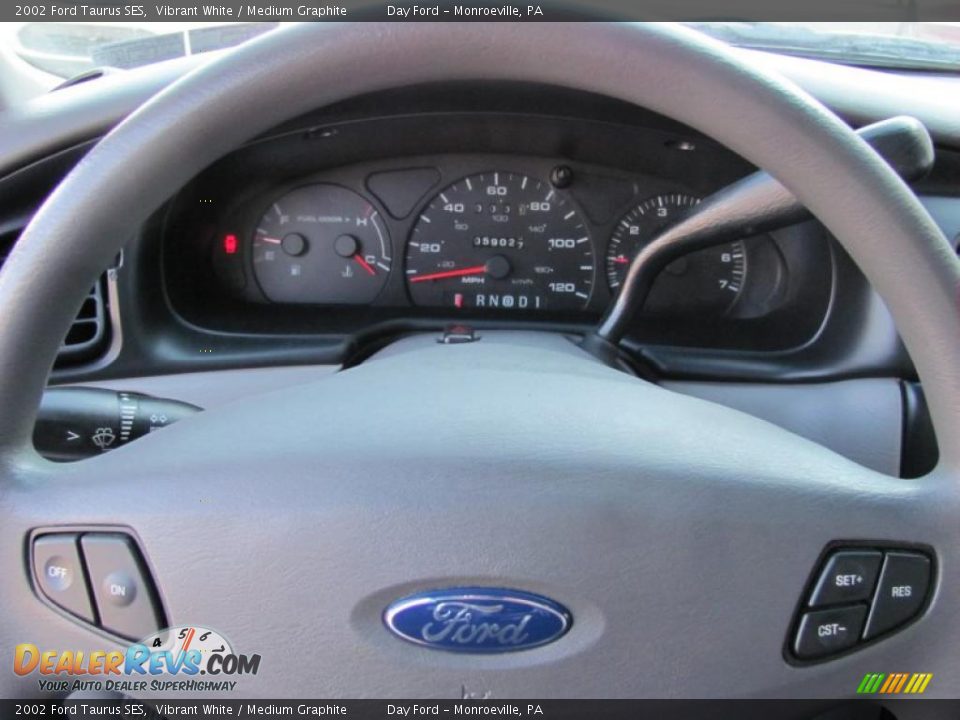 2002 Ford Taurus SES Vibrant White / Medium Graphite Photo #12