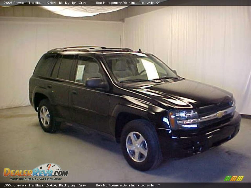 2006 Chevrolet TrailBlazer LS 4x4 Black / Light Gray Photo #1