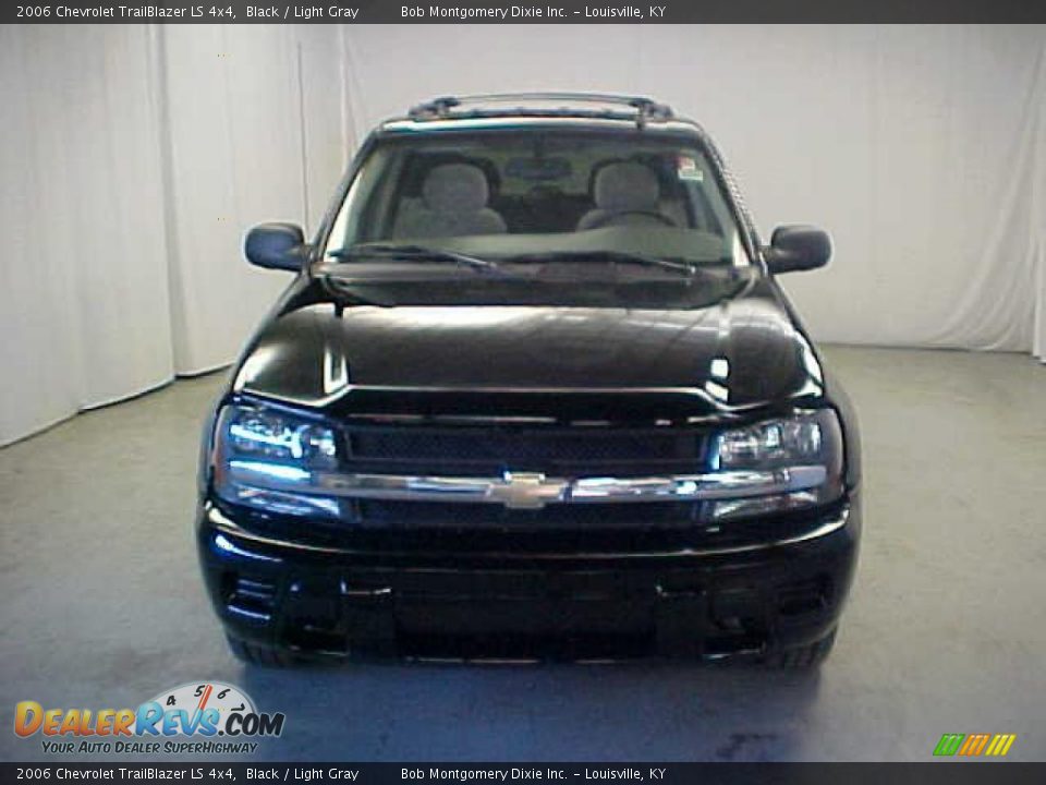 2006 Chevrolet TrailBlazer LS 4x4 Black / Light Gray Photo #2