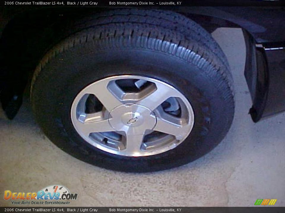 2006 Chevrolet TrailBlazer LS 4x4 Black / Light Gray Photo #6