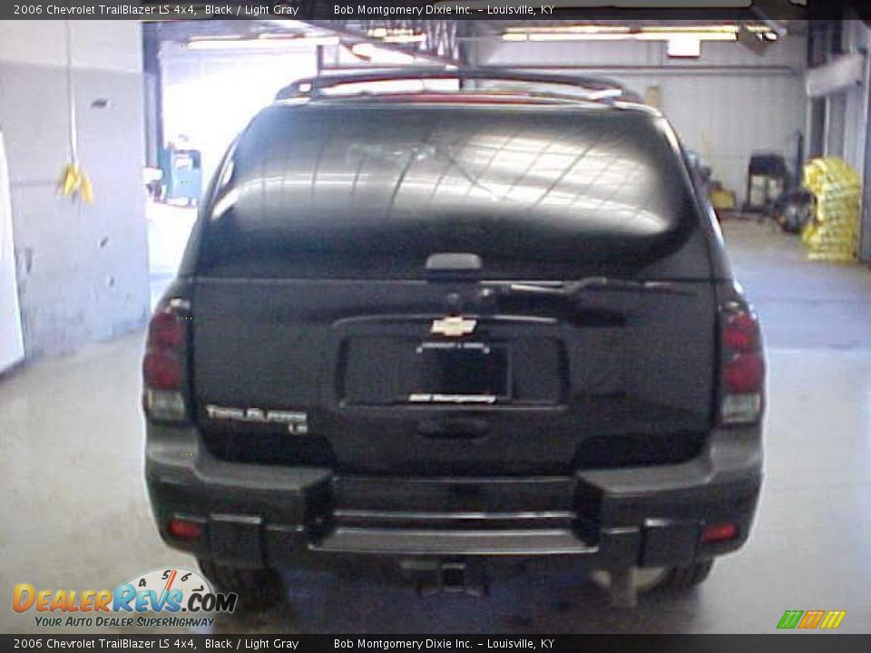 2006 Chevrolet TrailBlazer LS 4x4 Black / Light Gray Photo #15
