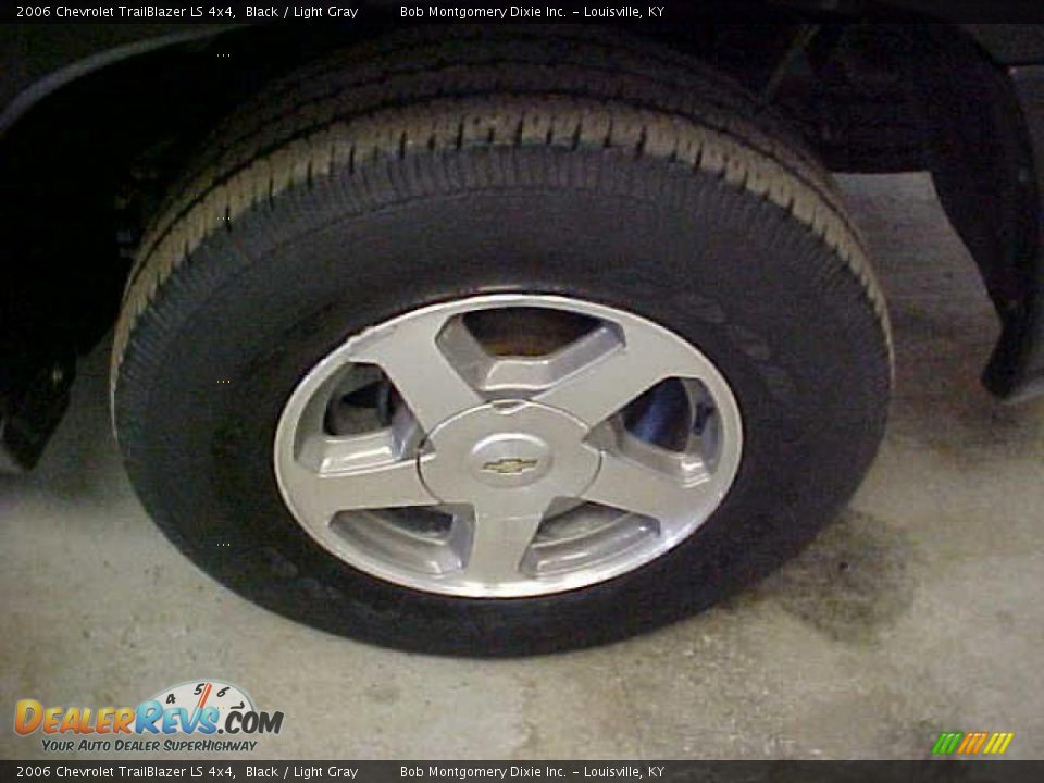 2006 Chevrolet TrailBlazer LS 4x4 Black / Light Gray Photo #16