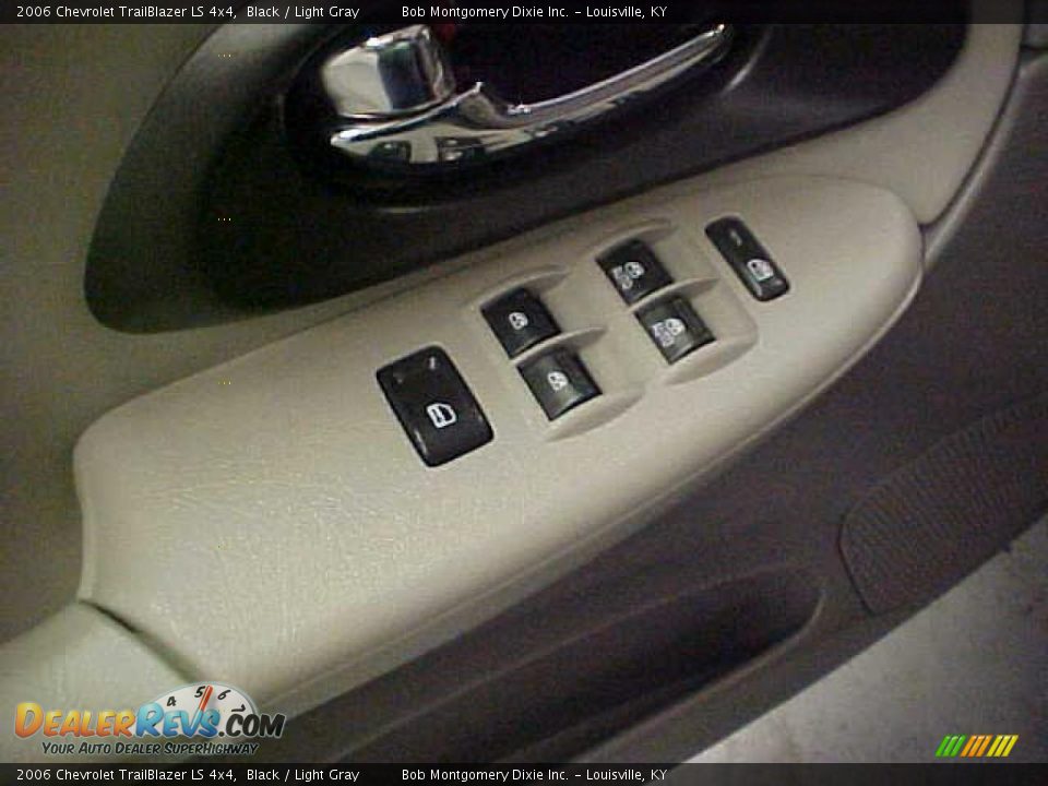 2006 Chevrolet TrailBlazer LS 4x4 Black / Light Gray Photo #20