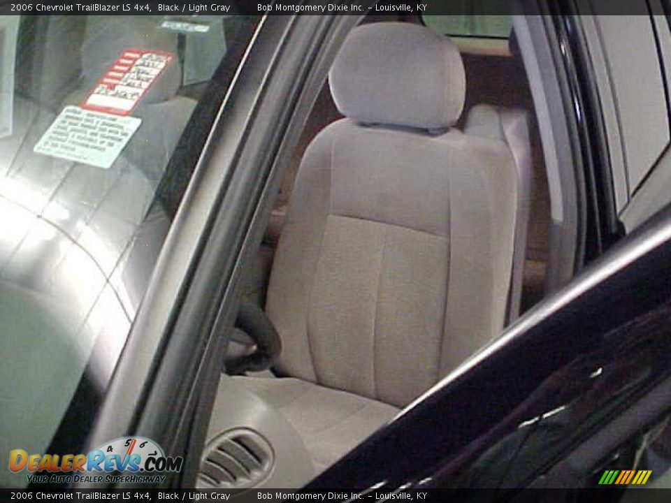2006 Chevrolet TrailBlazer LS 4x4 Black / Light Gray Photo #21