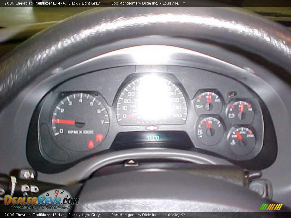 2006 Chevrolet TrailBlazer LS 4x4 Black / Light Gray Photo #22