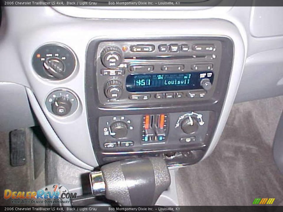 2006 Chevrolet TrailBlazer LS 4x4 Black / Light Gray Photo #23
