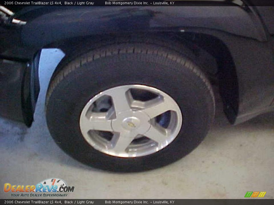 2006 Chevrolet TrailBlazer LS 4x4 Black / Light Gray Photo #26