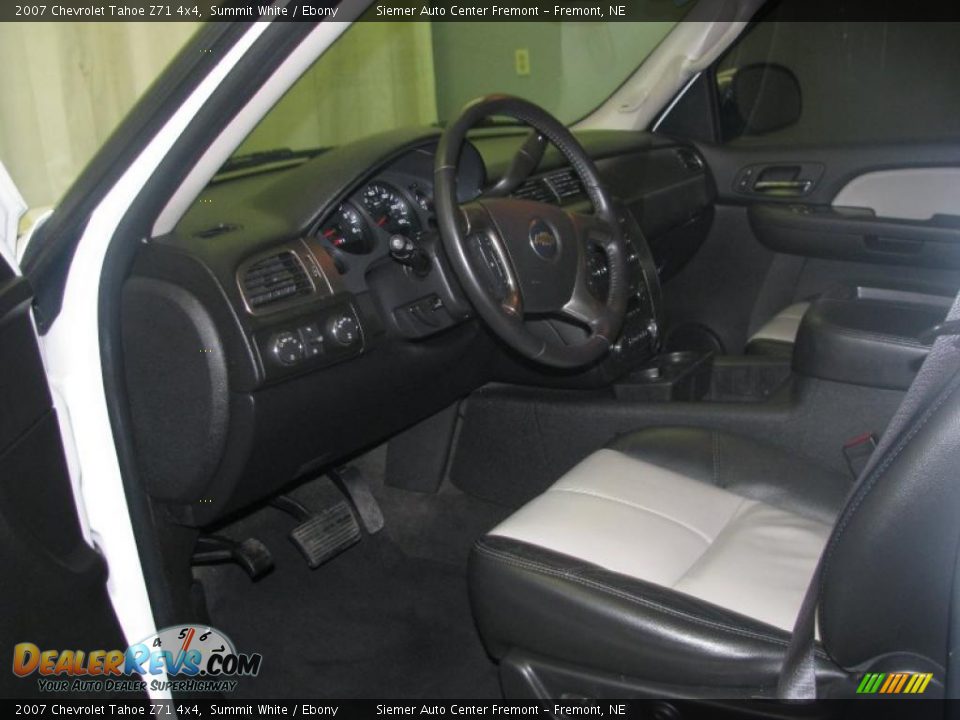 2007 Chevrolet Tahoe Z71 4x4 Summit White / Ebony Photo #32