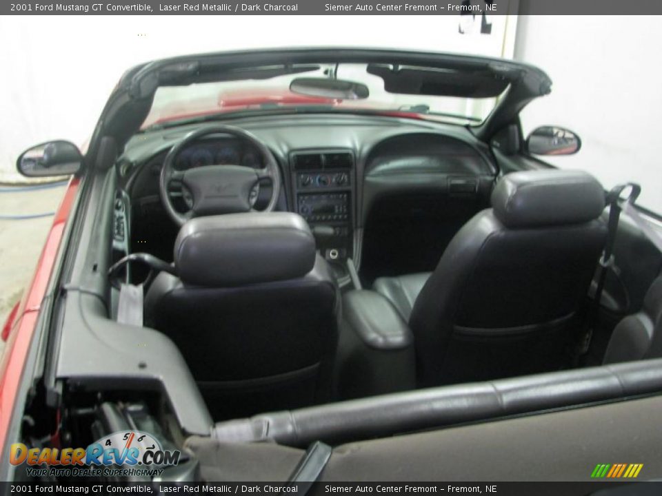 2001 Ford Mustang GT Convertible Laser Red Metallic / Dark Charcoal Photo #18