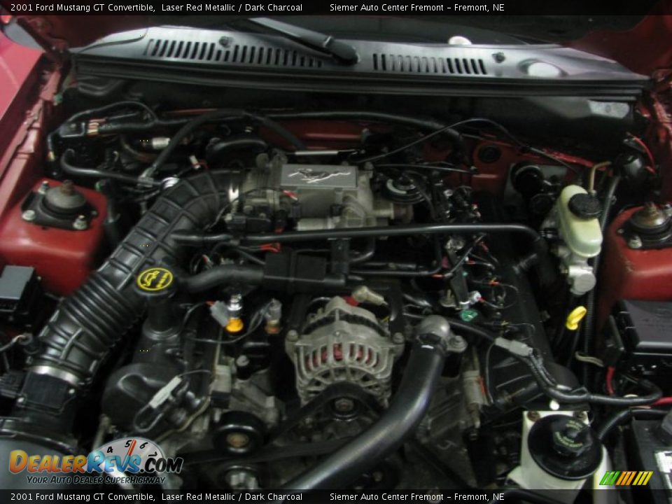 2001 Ford Mustang GT Convertible Laser Red Metallic / Dark Charcoal Photo #23