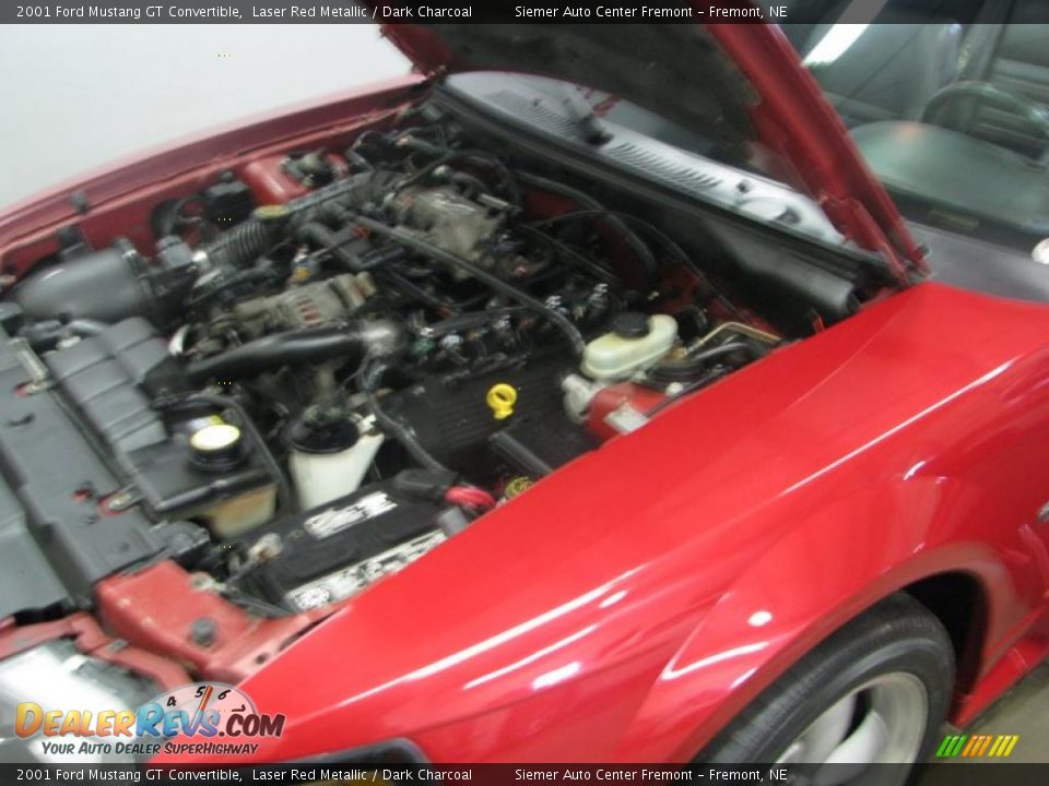 2001 Ford Mustang GT Convertible Laser Red Metallic / Dark Charcoal Photo #25