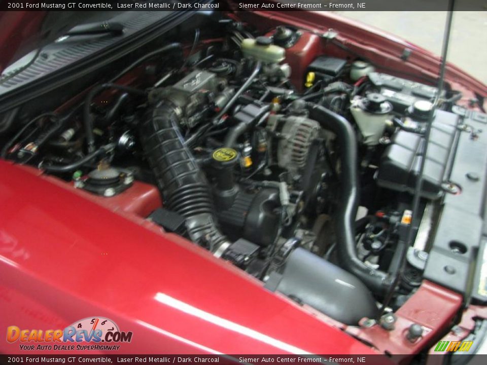 2001 Ford Mustang GT Convertible Laser Red Metallic / Dark Charcoal Photo #26