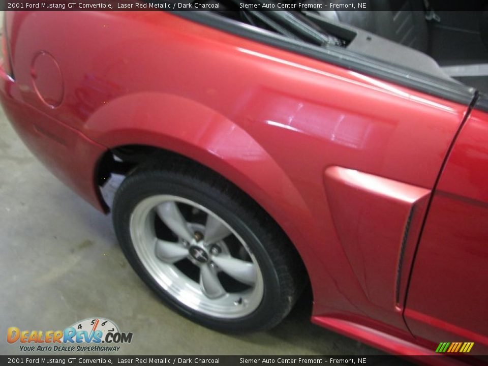 2001 Ford Mustang GT Convertible Laser Red Metallic / Dark Charcoal Photo #28
