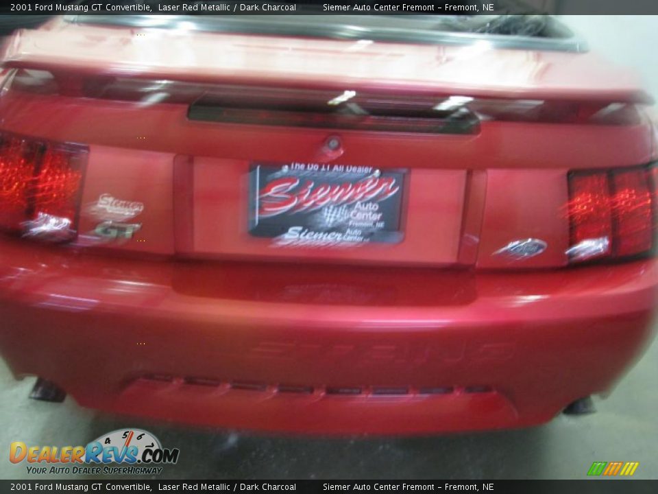 2001 Ford Mustang GT Convertible Laser Red Metallic / Dark Charcoal Photo #29