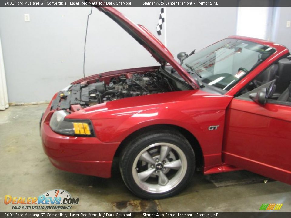 2001 Ford Mustang GT Convertible Laser Red Metallic / Dark Charcoal Photo #35