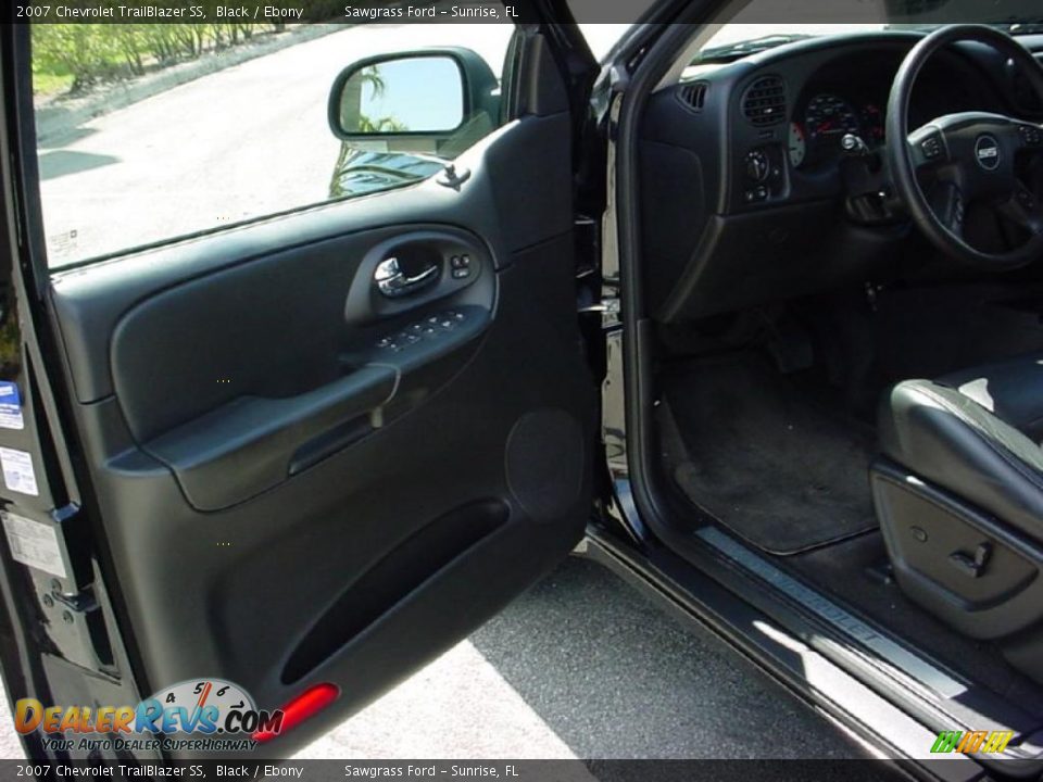 2007 Chevrolet TrailBlazer SS Black / Ebony Photo #10