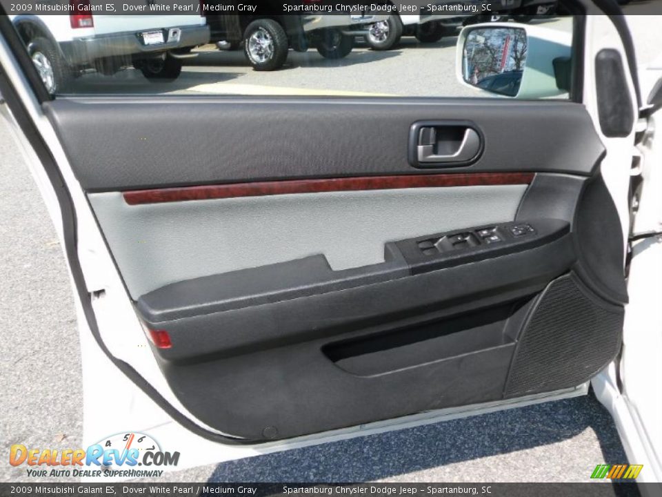 2009 Mitsubishi Galant ES Dover White Pearl / Medium Gray Photo #7