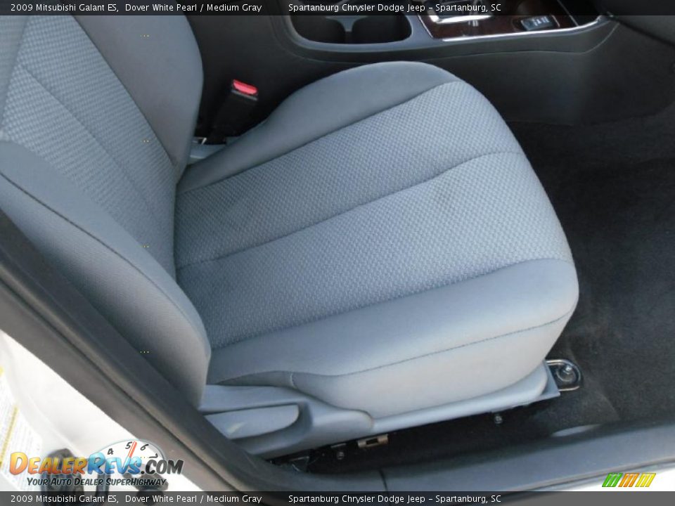 2009 Mitsubishi Galant ES Dover White Pearl / Medium Gray Photo #15