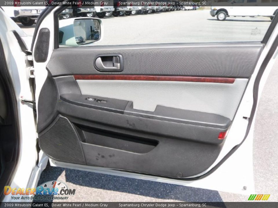 2009 Mitsubishi Galant ES Dover White Pearl / Medium Gray Photo #17
