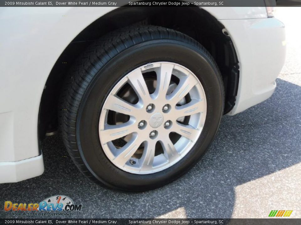 2009 Mitsubishi Galant ES Dover White Pearl / Medium Gray Photo #18