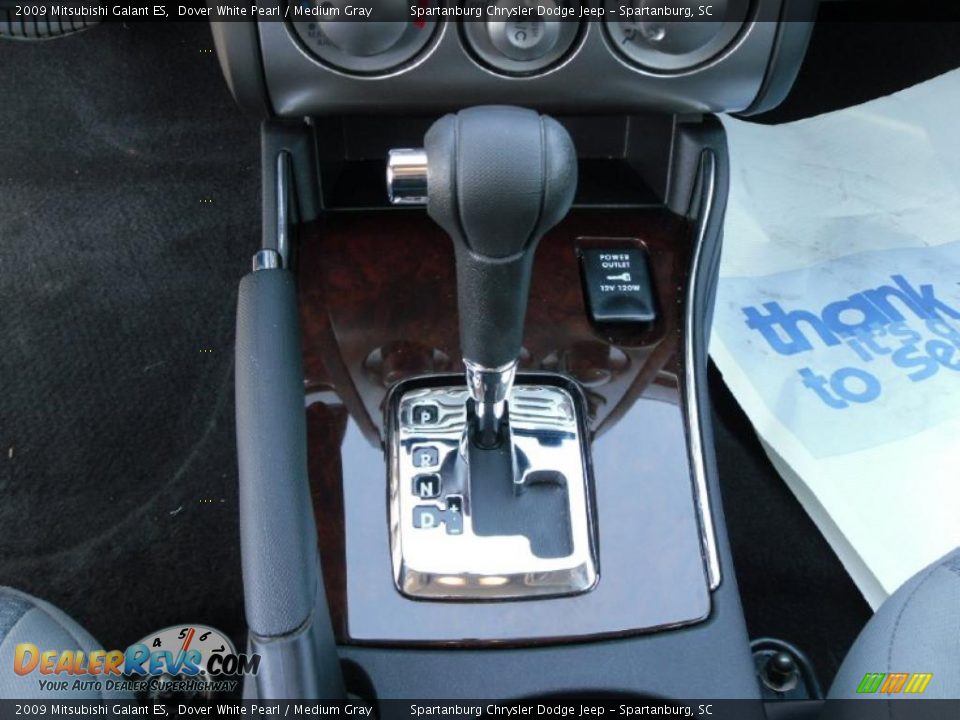 2009 Mitsubishi Galant ES Dover White Pearl / Medium Gray Photo #22