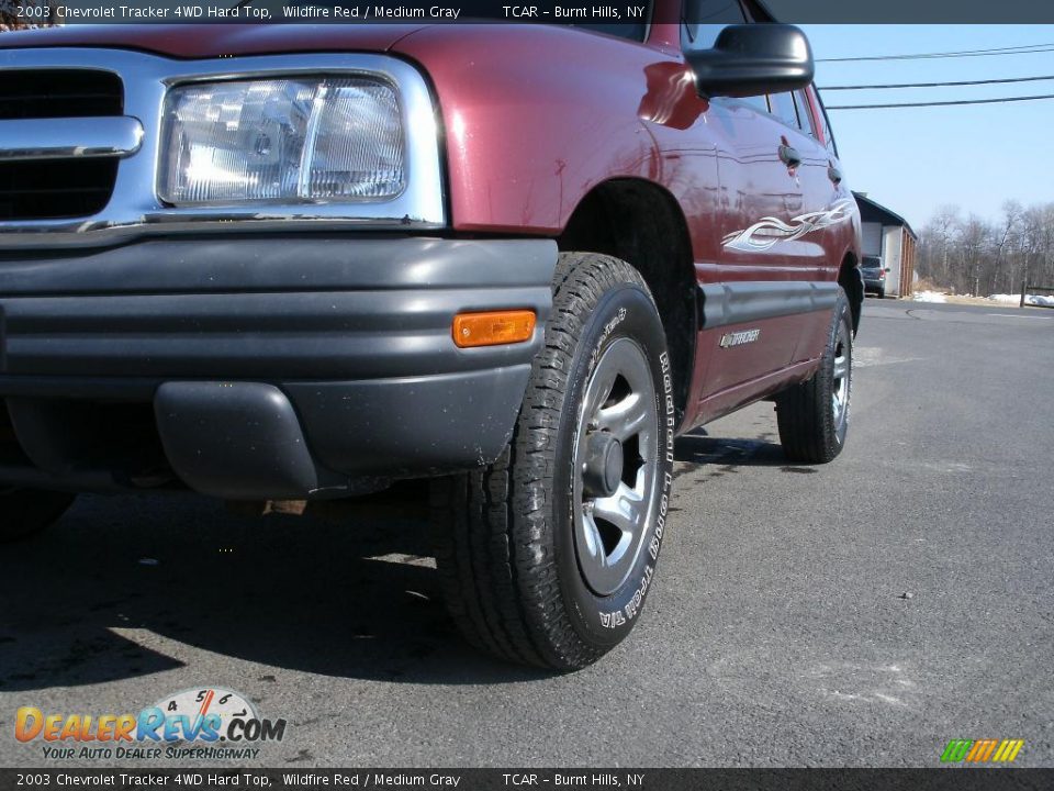 2003 Chevrolet Tracker 4WD Hard Top Wildfire Red / Medium Gray Photo #2