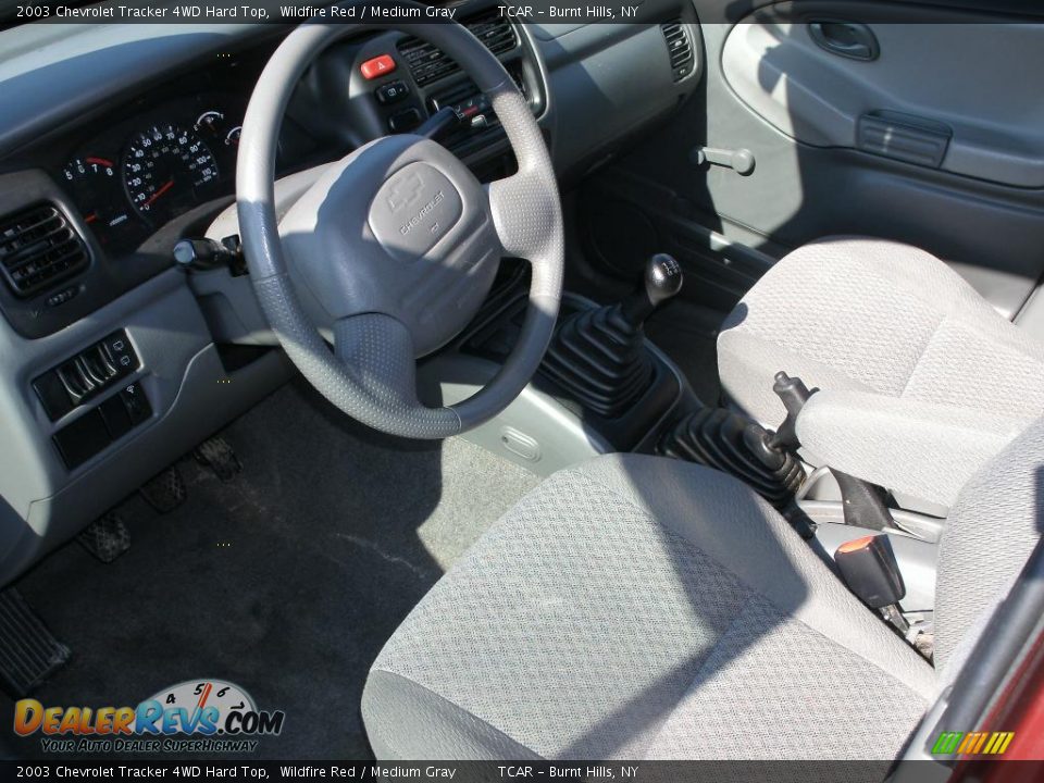 2003 Chevrolet Tracker 4WD Hard Top Wildfire Red / Medium Gray Photo #6