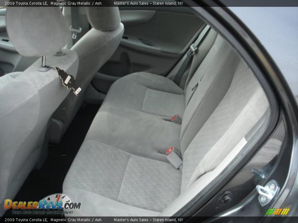 2009 Toyota Corolla LE Magnetic Gray Metallic / Ash Photo #10