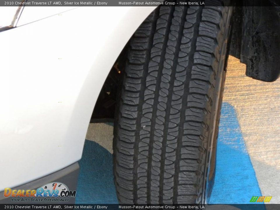 2010 Chevrolet Traverse LT AWD Silver Ice Metallic / Ebony Photo #15