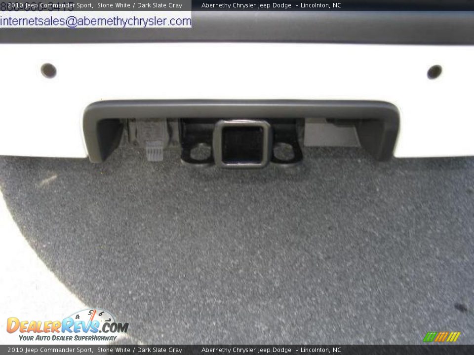 2010 Jeep Commander Sport Stone White / Dark Slate Gray Photo #4