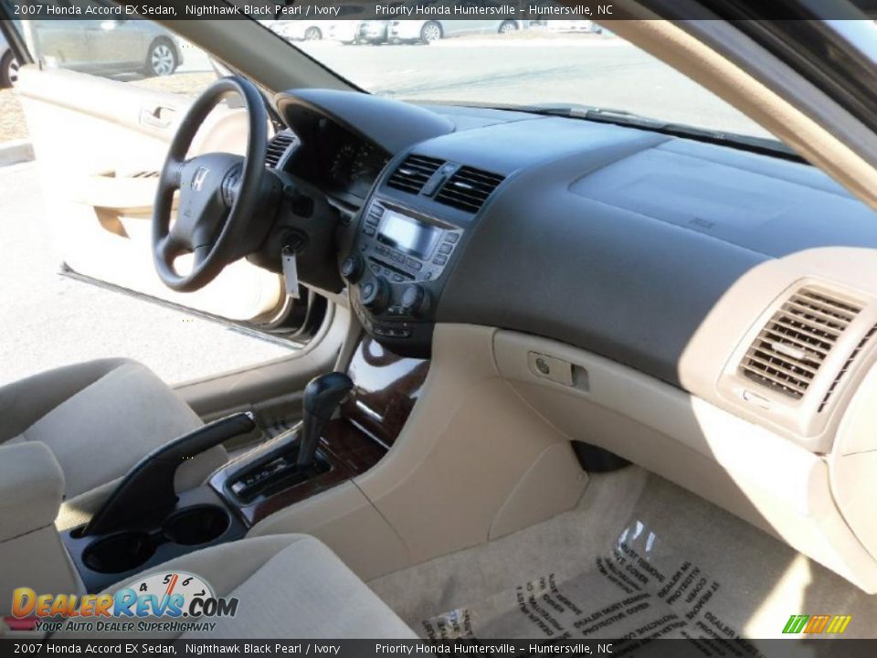 2007 Honda Accord EX Sedan Nighthawk Black Pearl / Ivory Photo #17