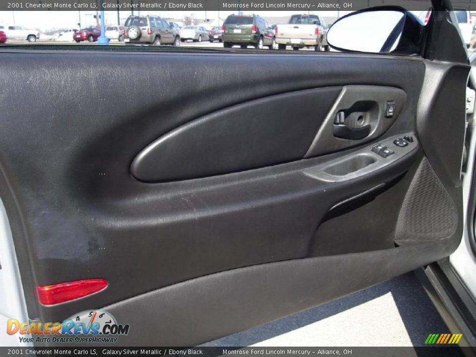 2001 Chevrolet Monte Carlo LS Galaxy Silver Metallic / Ebony Black Photo #18