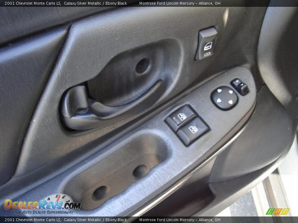 2001 Chevrolet Monte Carlo LS Galaxy Silver Metallic / Ebony Black Photo #19