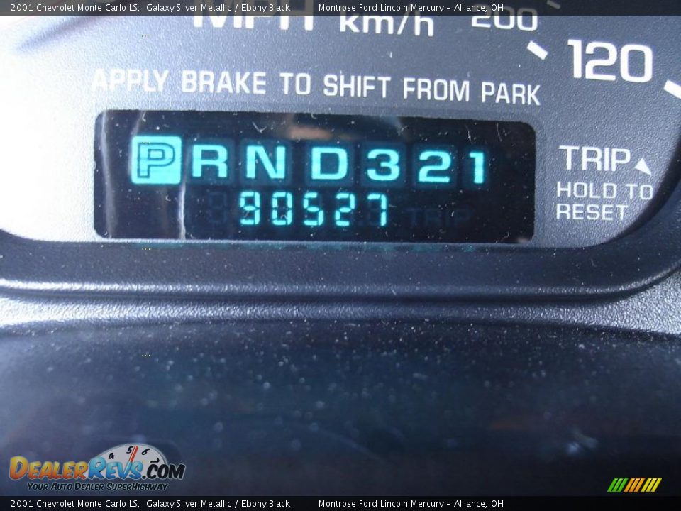 2001 Chevrolet Monte Carlo LS Galaxy Silver Metallic / Ebony Black Photo #21