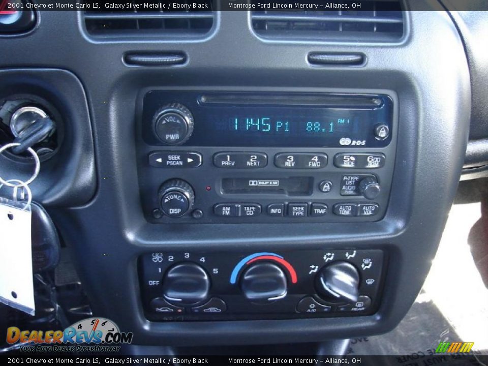 2001 Chevrolet Monte Carlo LS Galaxy Silver Metallic / Ebony Black Photo #24