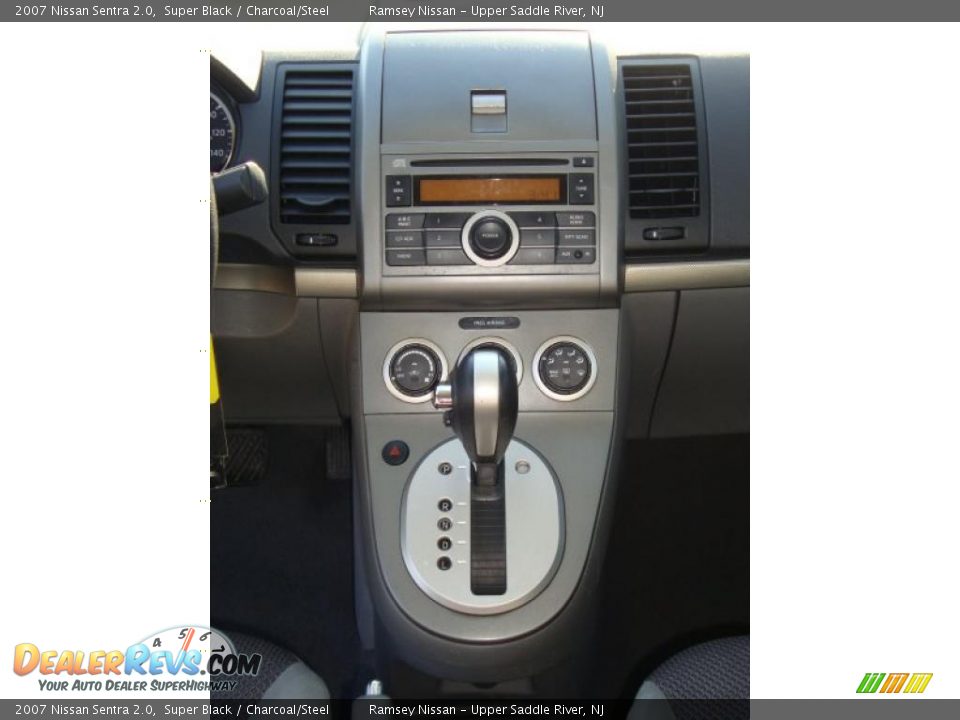 2007 Nissan Sentra 2.0 Super Black / Charcoal/Steel Photo #35