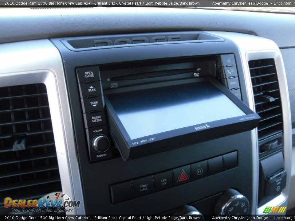 2010 Dodge Ram 1500 Big Horn Crew Cab 4x4 Brilliant Black Crystal Pearl / Light Pebble Beige/Bark Brown Photo #25