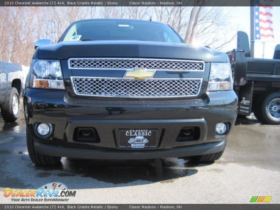 2010 Chevrolet Avalanche LTZ 4x4 Black Granite Metallic / Ebony Photo #2