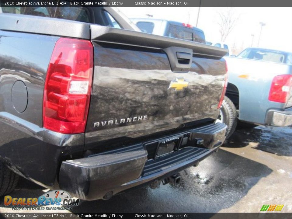 2010 Chevrolet Avalanche LTZ 4x4 Black Granite Metallic / Ebony Photo #4